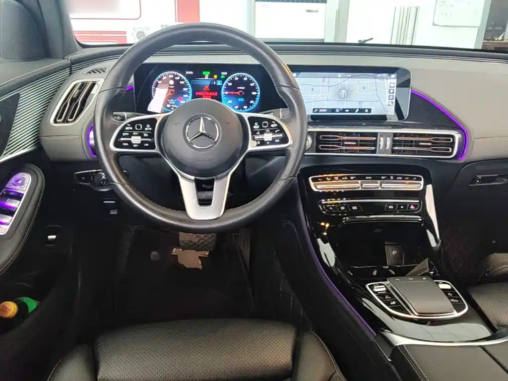 Mercedes-Benz EQC — миниатюра 11