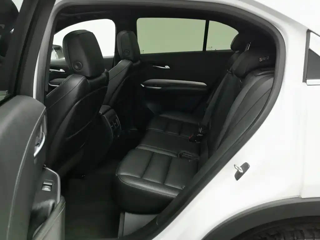 Cadillac XT4 — миниатюра 15