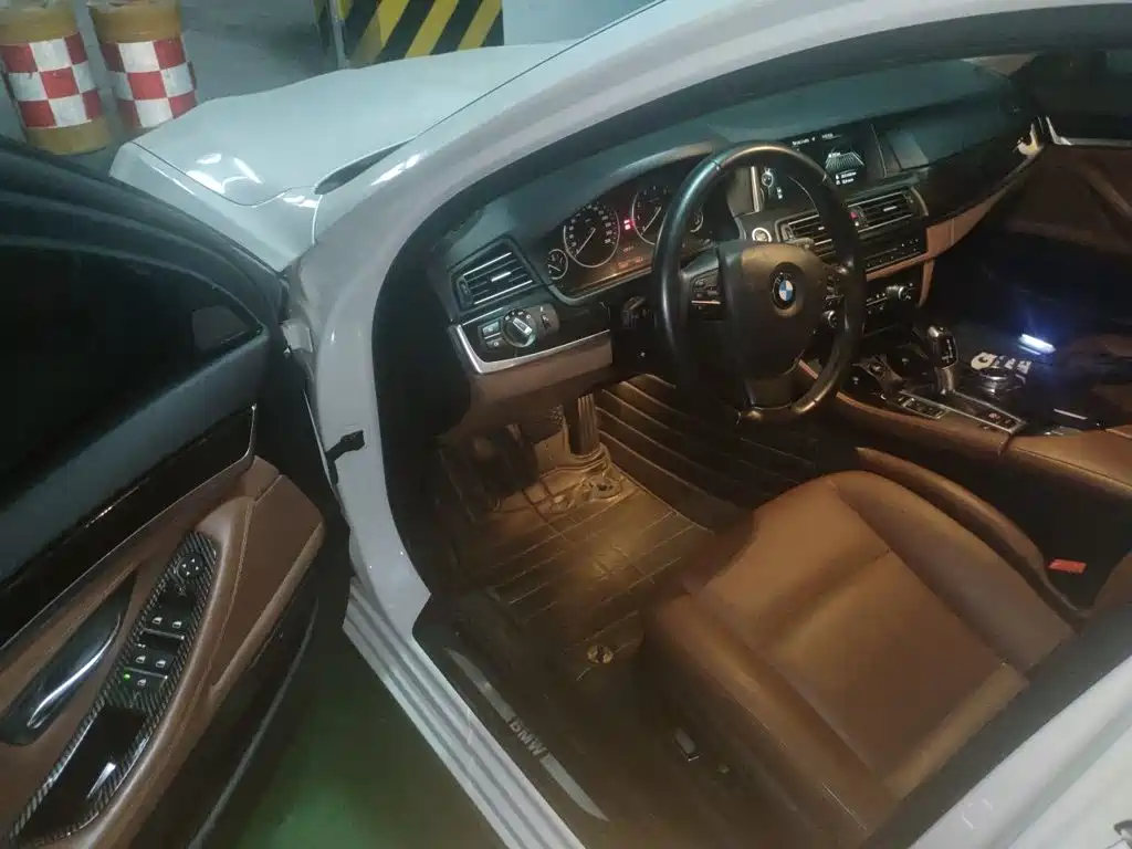 BMW 5 Series — миниатюра 17