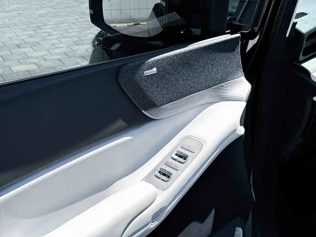 XPeng X9 — миниатюра 34