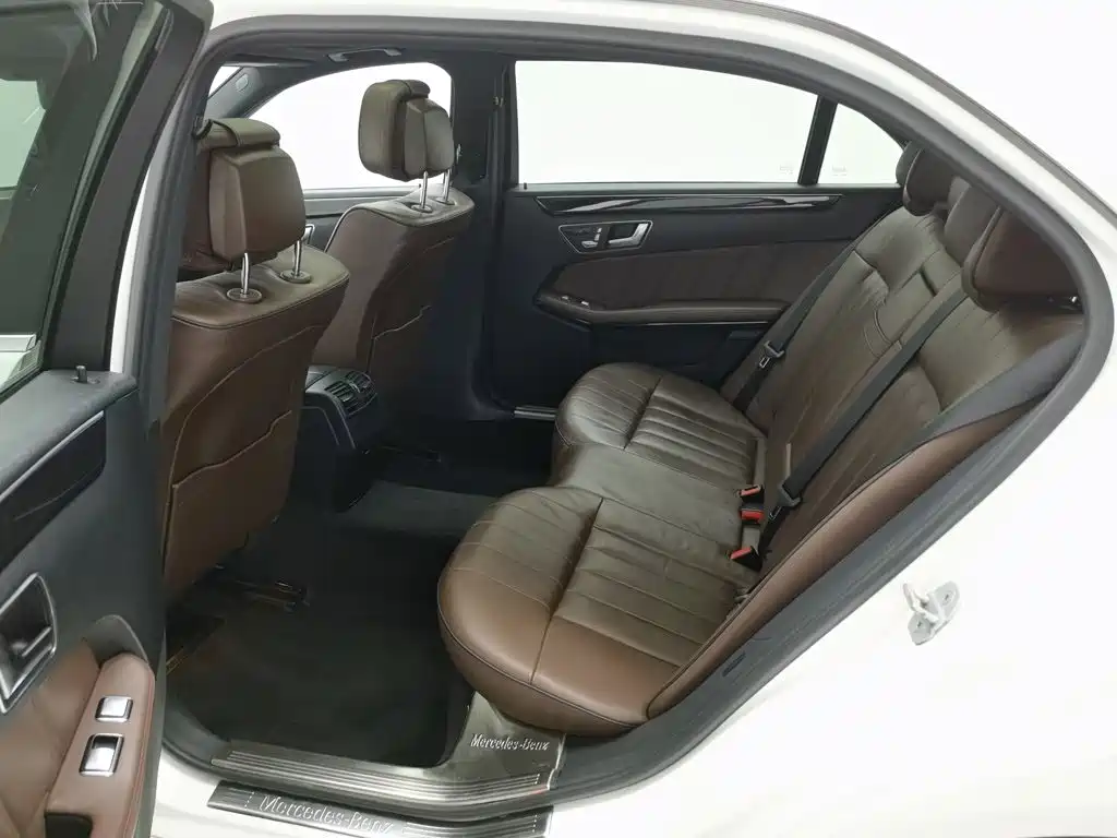 Mercedes-Benz E-Class — миниатюра 15