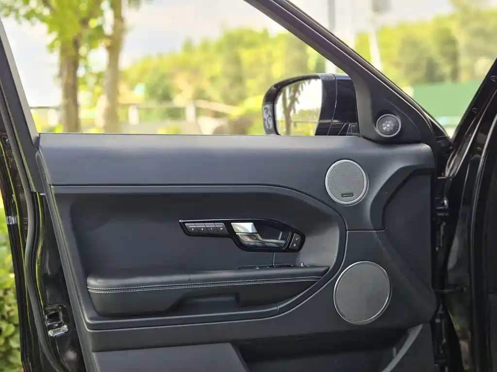 Land Rover Evoque (Import) — миниатюра 13