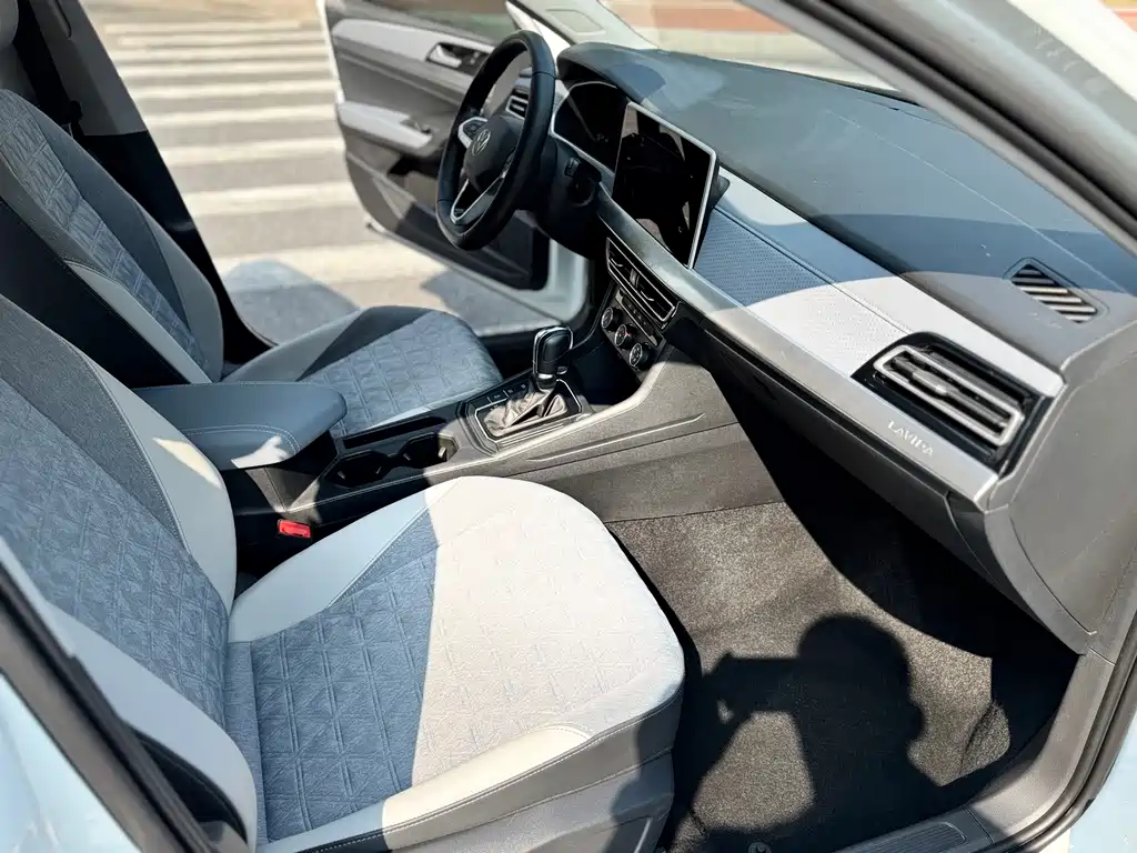 Volkswagen Lavida — миниатюра 10