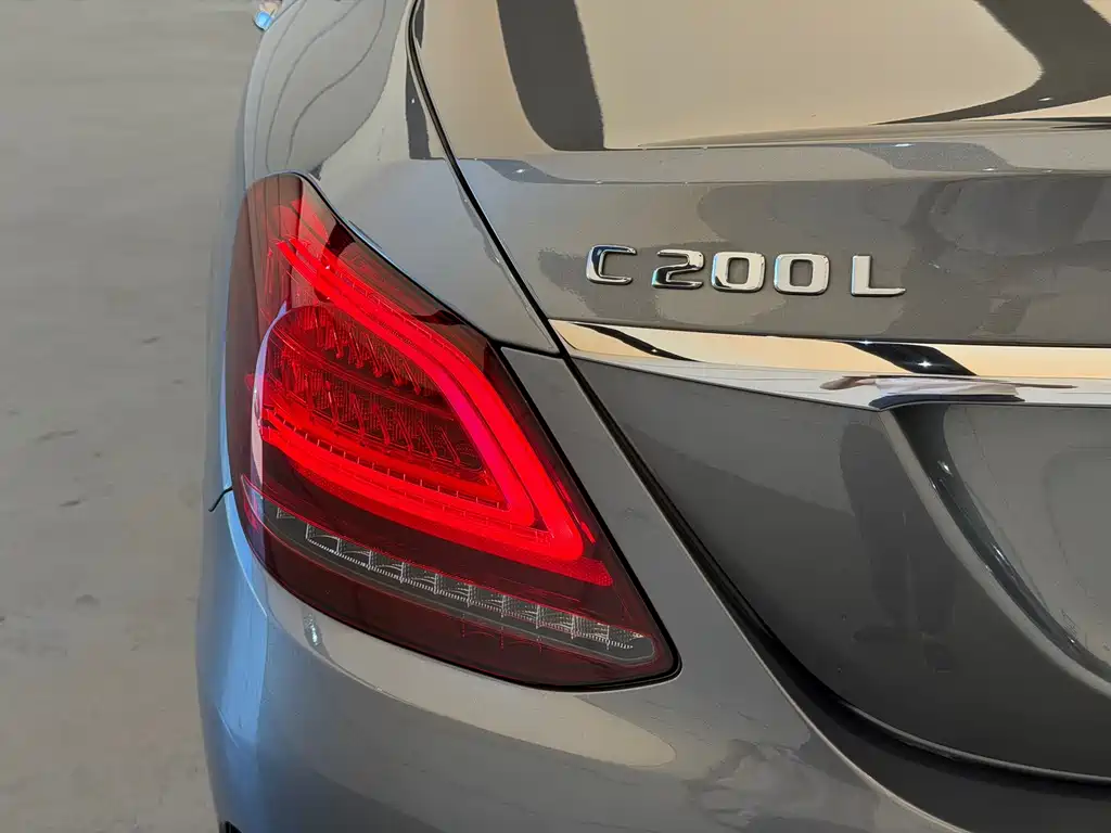 Mercedes-Benz C-Class — миниатюра 8