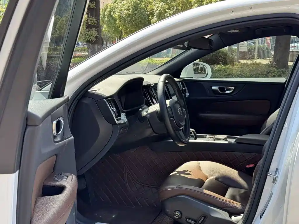 Volvo S60 — миниатюра 18