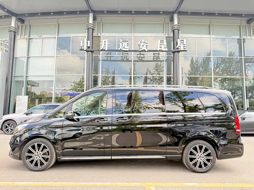 Mercedes-Benz V-Class — миниатюра 8