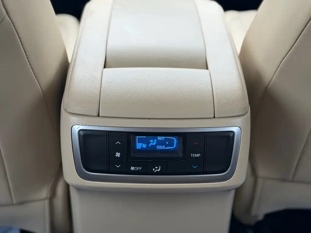 Toyota Highlander — миниатюра 9