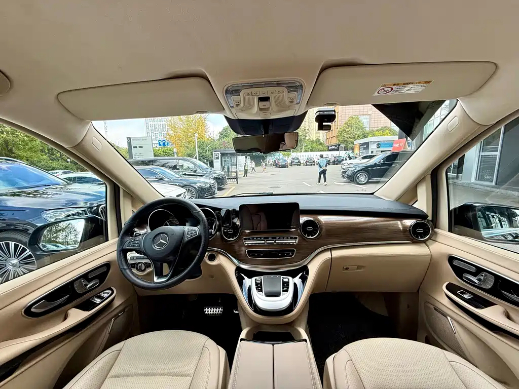 Mercedes-Benz V-Class — миниатюра 22
