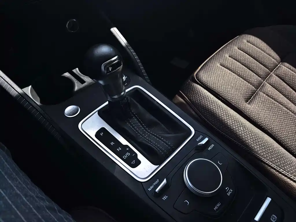 Audi Q2L — миниатюра 6