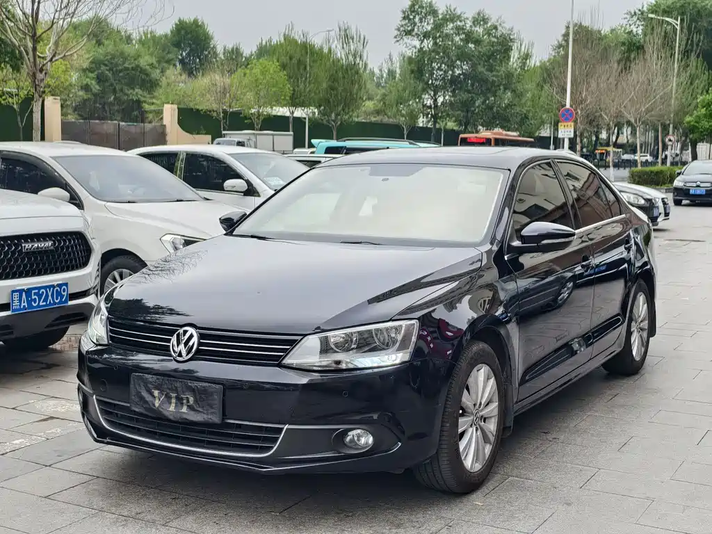 Volkswagen Sagitar 2014