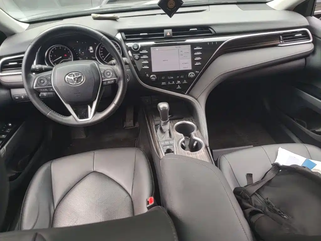 Toyota Camry — миниатюра 14
