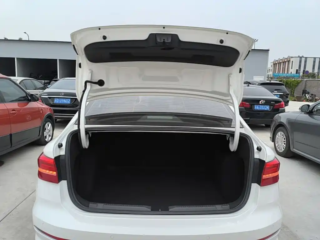 Volkswagen Lavida — миниатюра 19