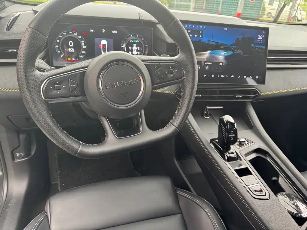 Lynk & Co 03 — миниатюра 11