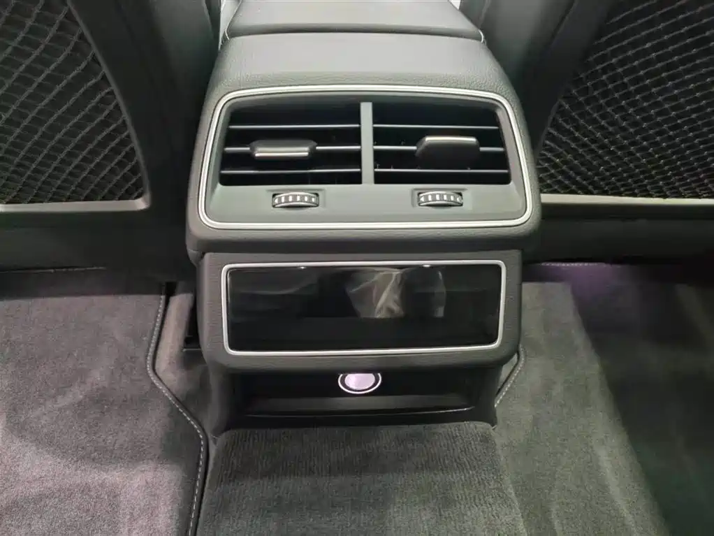 Audi A6L New Energy — миниатюра 14
