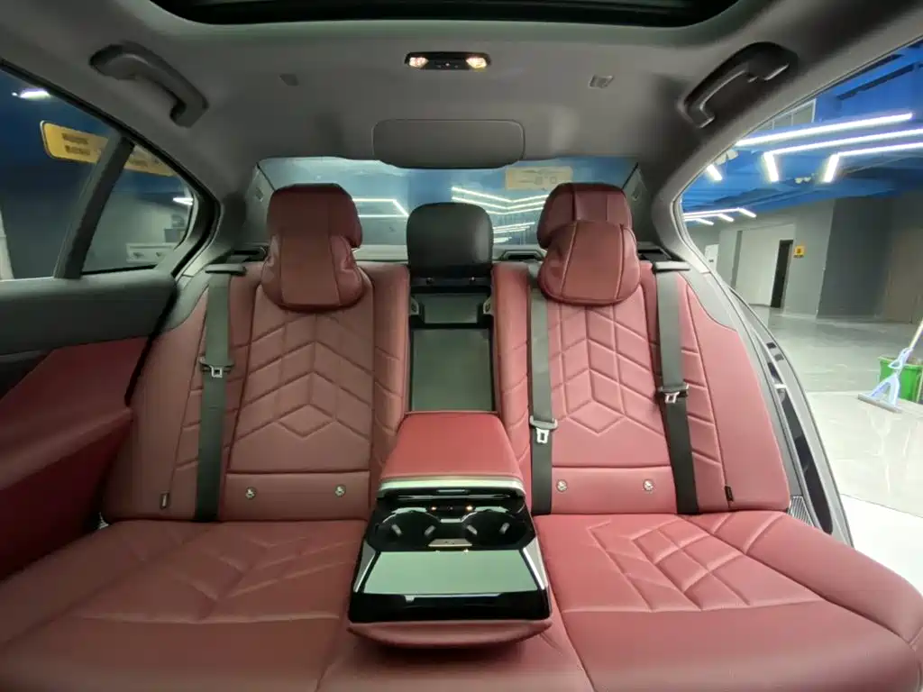 BMW 5 Series — миниатюра 26