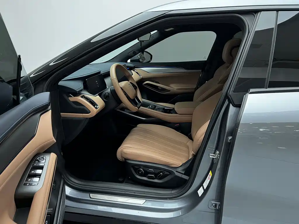 BYD L EV — миниатюра 4