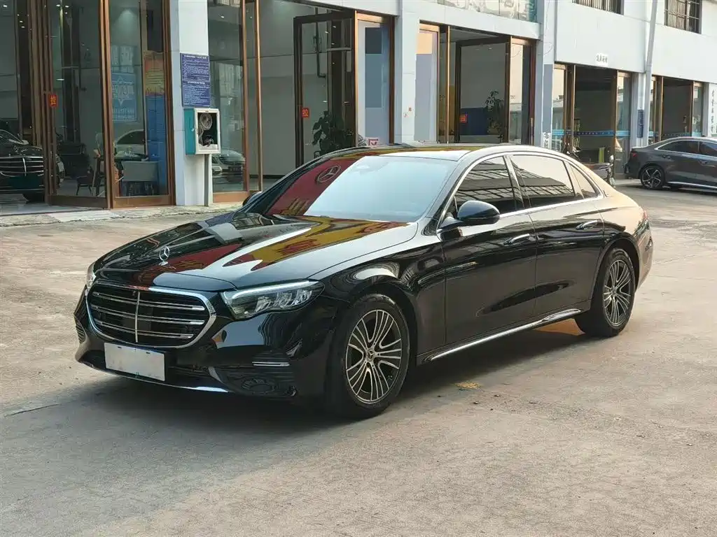 Mercedes-Benz E-Class 2024