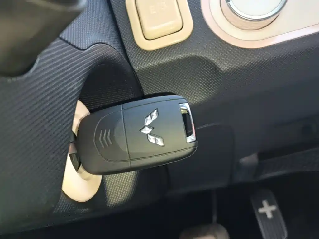 Wuling MINIEV — миниатюра 9