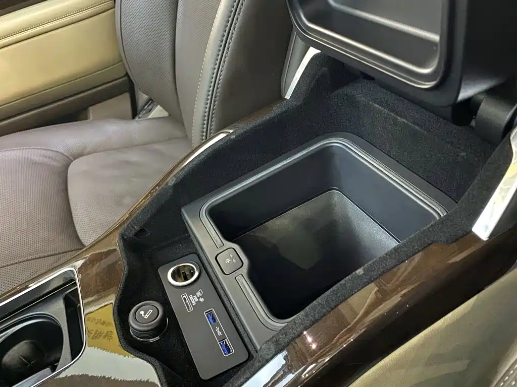 Land Rover Range Rover — миниатюра 25