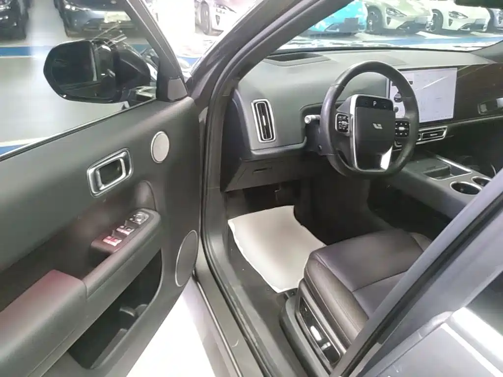 Li Auto Li L8 — миниатюра 16