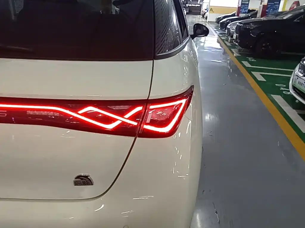 BYD Dolphin — миниатюра 8