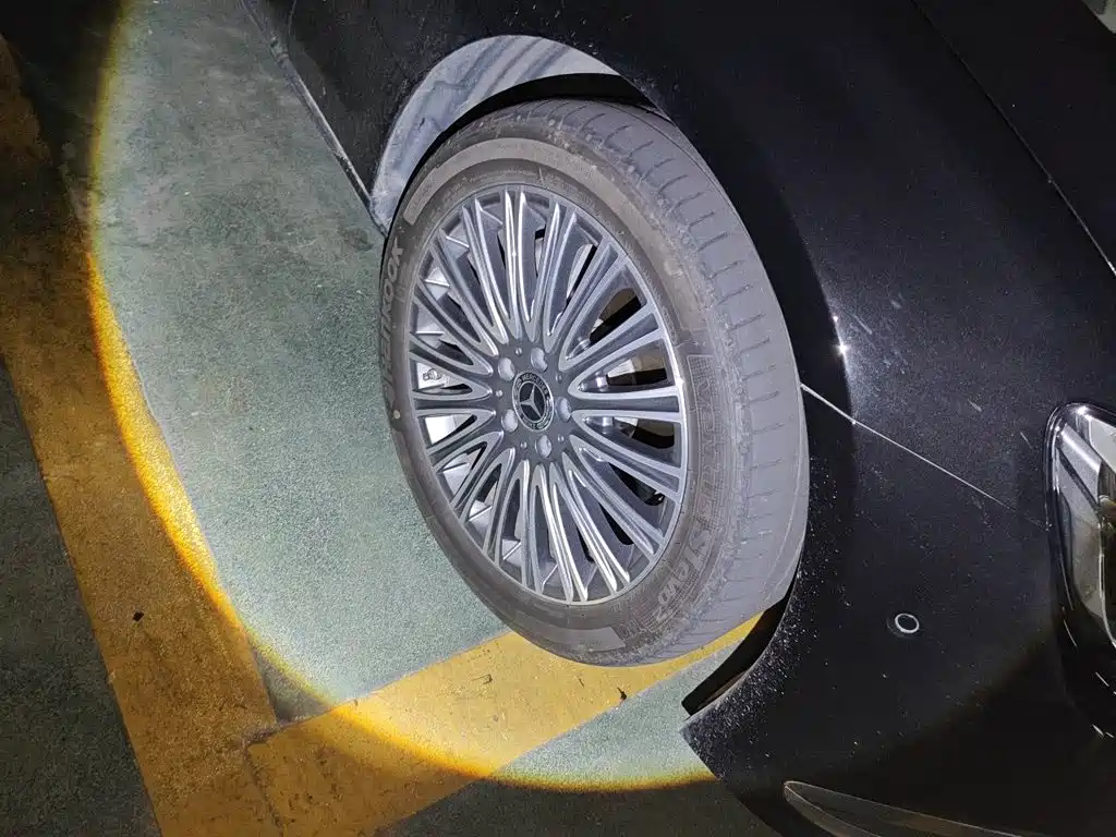 Mercedes-Benz E-Class — миниатюра 10