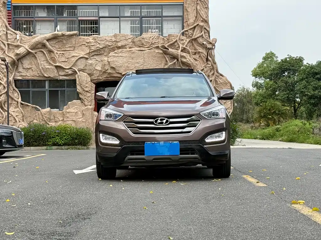 Hyundai Santa Fe — миниатюра 2
