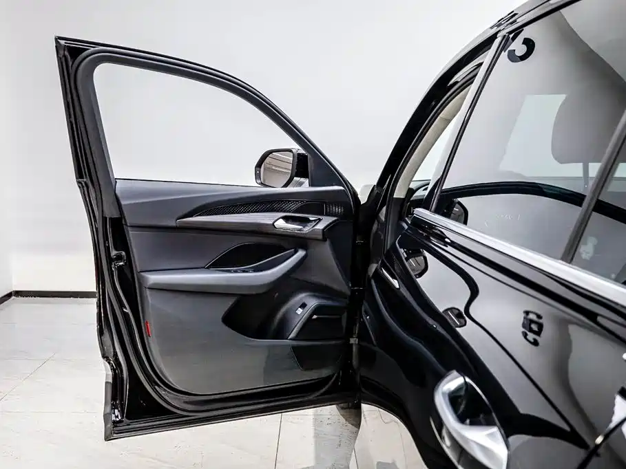 Audi Q6 — миниатюра 8