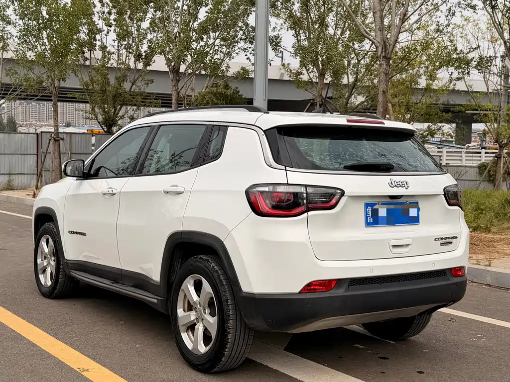 Jeep Compass — миниатюра 4