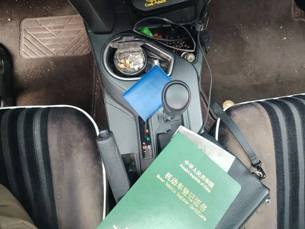 Toyota RAV4 — миниатюра 10