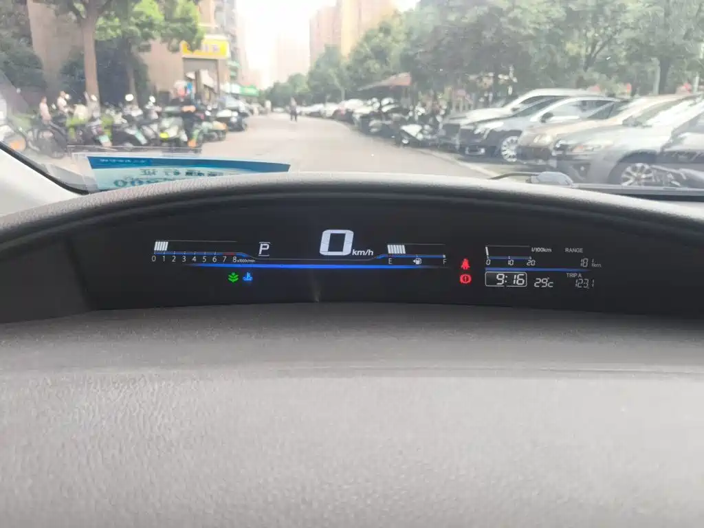 Honda Jade 2014 1.8L AT Comfort Elite 5 мест