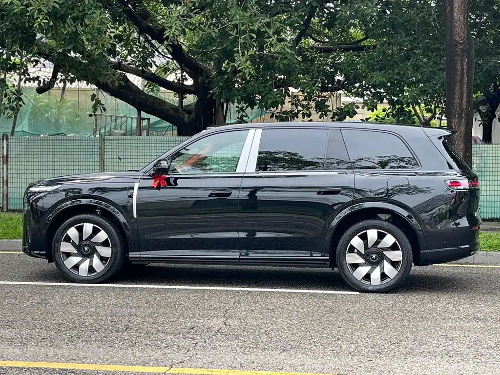 VOYAH Taishan X8 — миниатюра 17