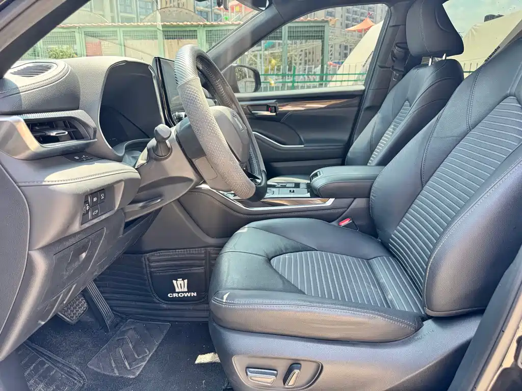Toyota Crown Kluger — миниатюра 14