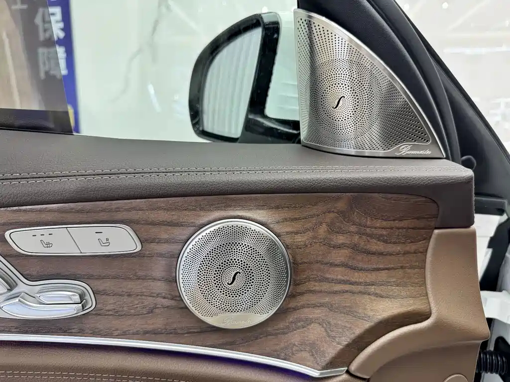 Mercedes-Benz E-Class — миниатюра 16