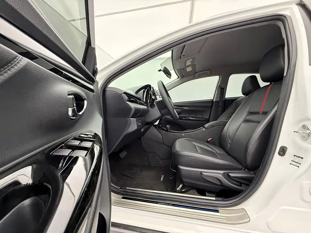 Toyota Yaris L — миниатюра 17