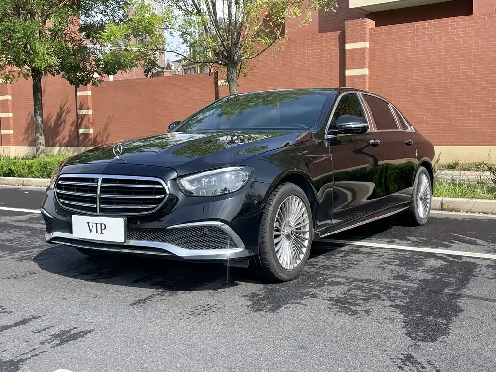 Mercedes-Benz E-Class — миниатюра 3