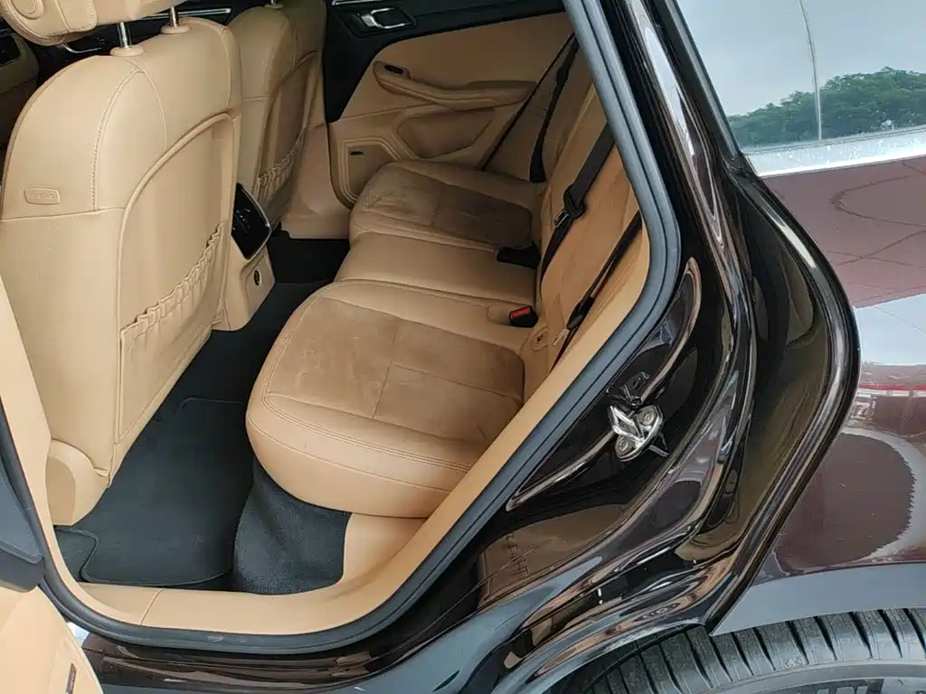 Porsche Macan — миниатюра 17