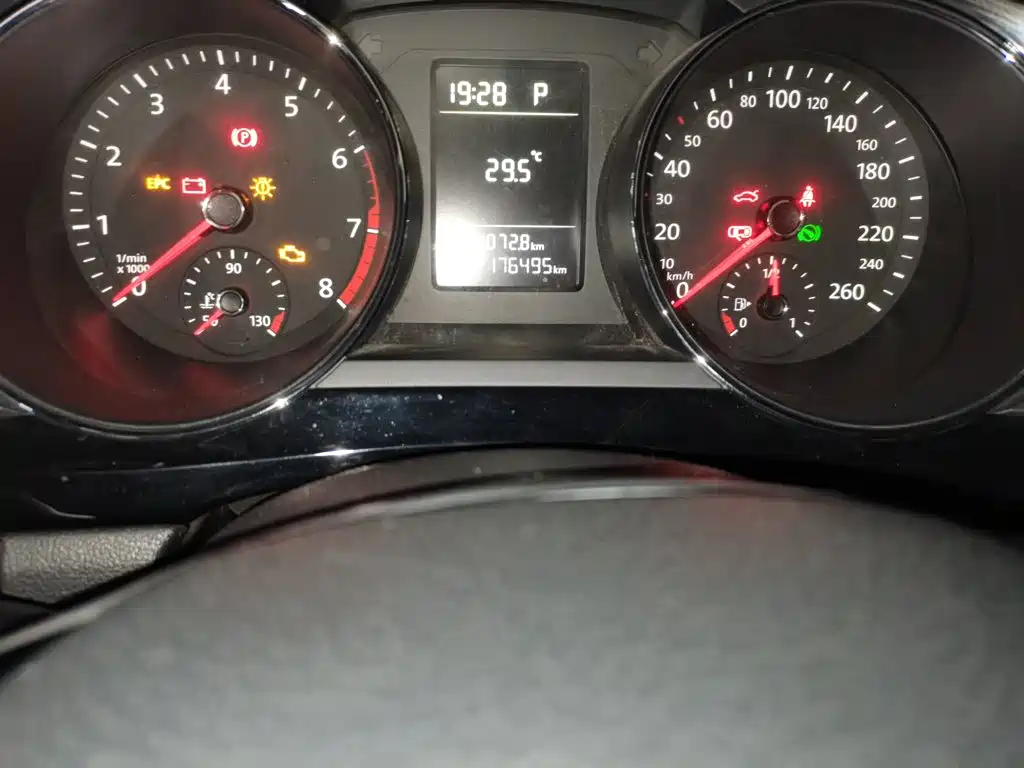 Volkswagen Sagitar — миниатюра 5