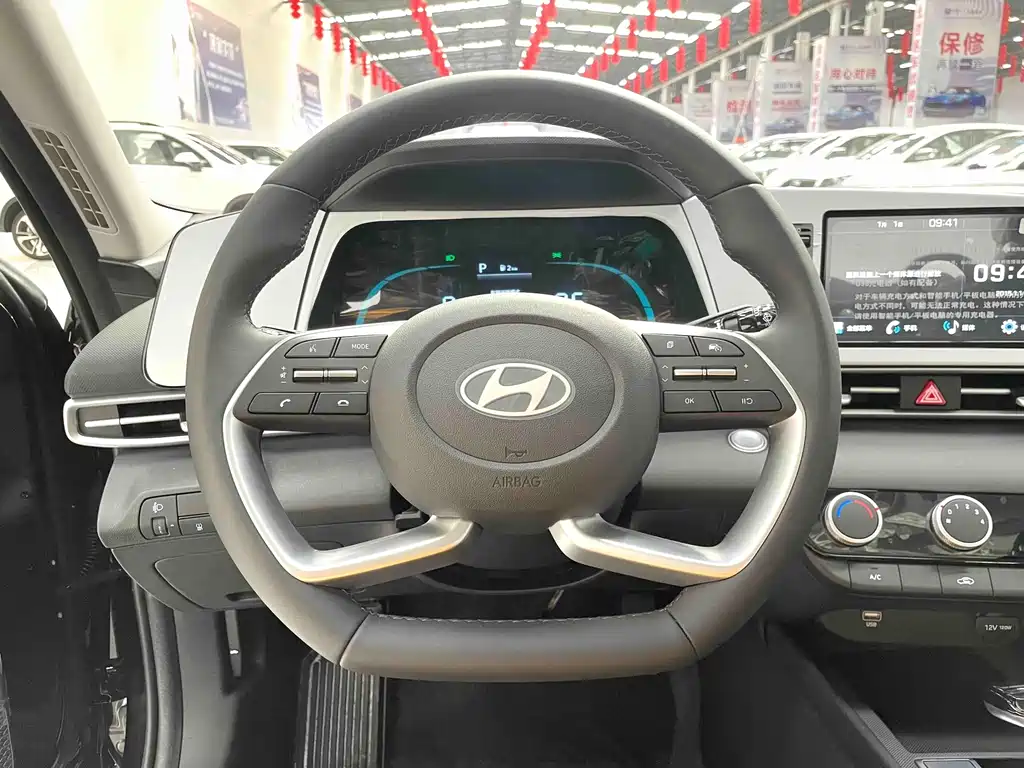 Hyundai Elantra — миниатюра 4