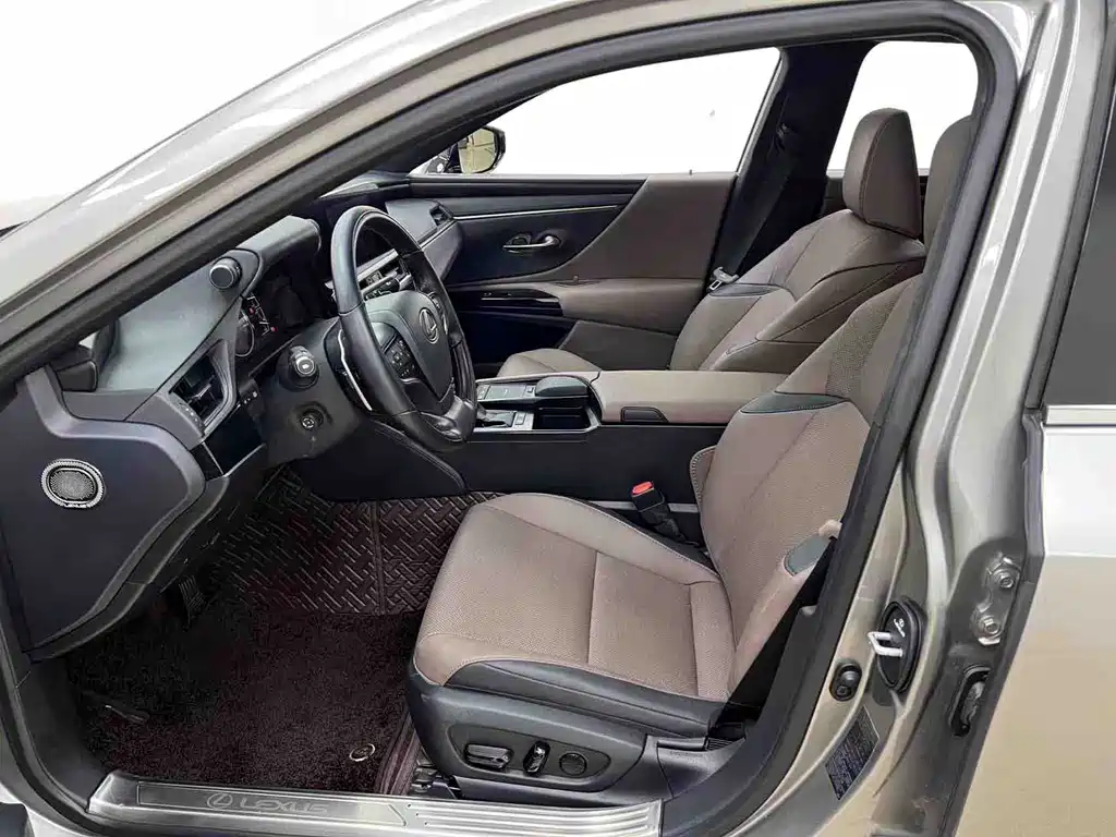 Lexus ES — миниатюра 10