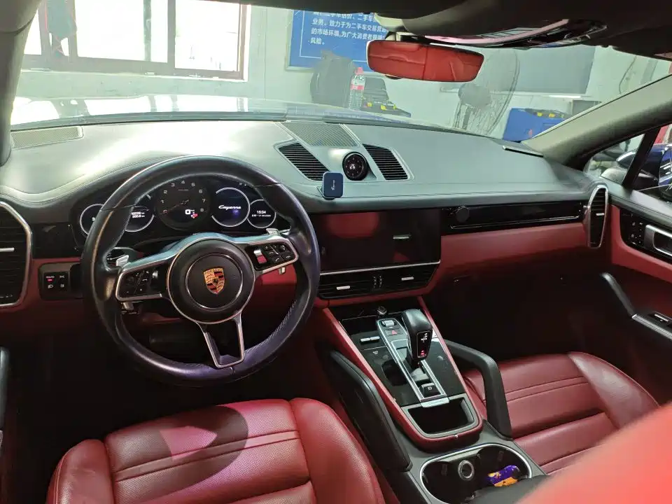 Porsche Cayenne — миниатюра 6