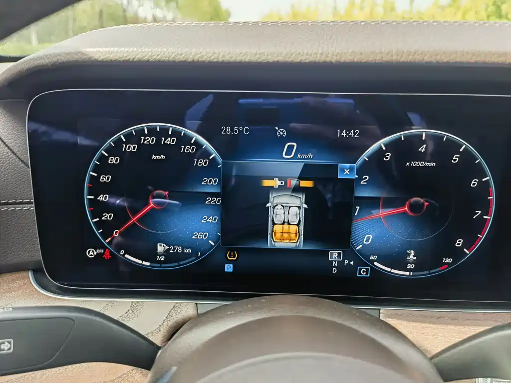 MERCEDES-BENZ E CLASS