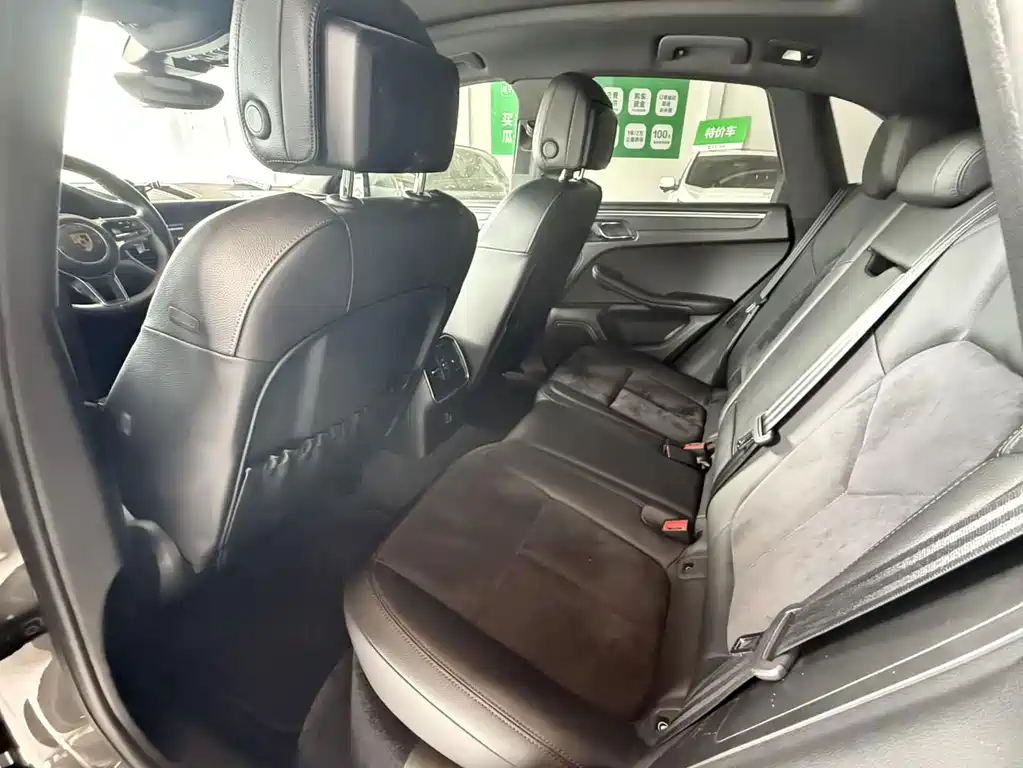 Porsche Macan — миниатюра 9