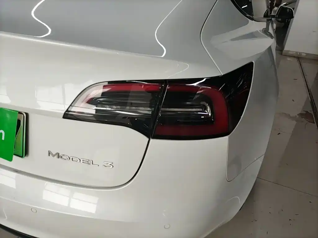 Tesla Model 3 — миниатюра 8
