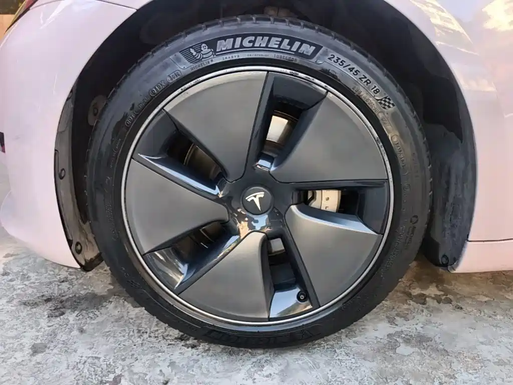 Tesla Model 3 — миниатюра 23