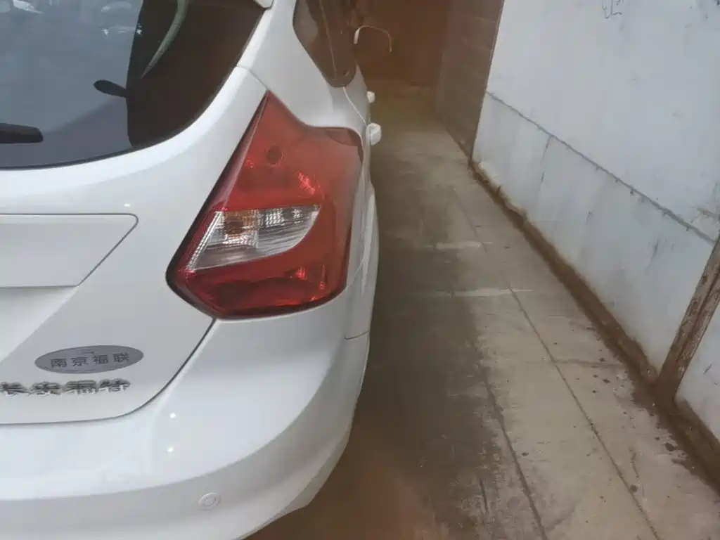Ford Focus — миниатюра 8
