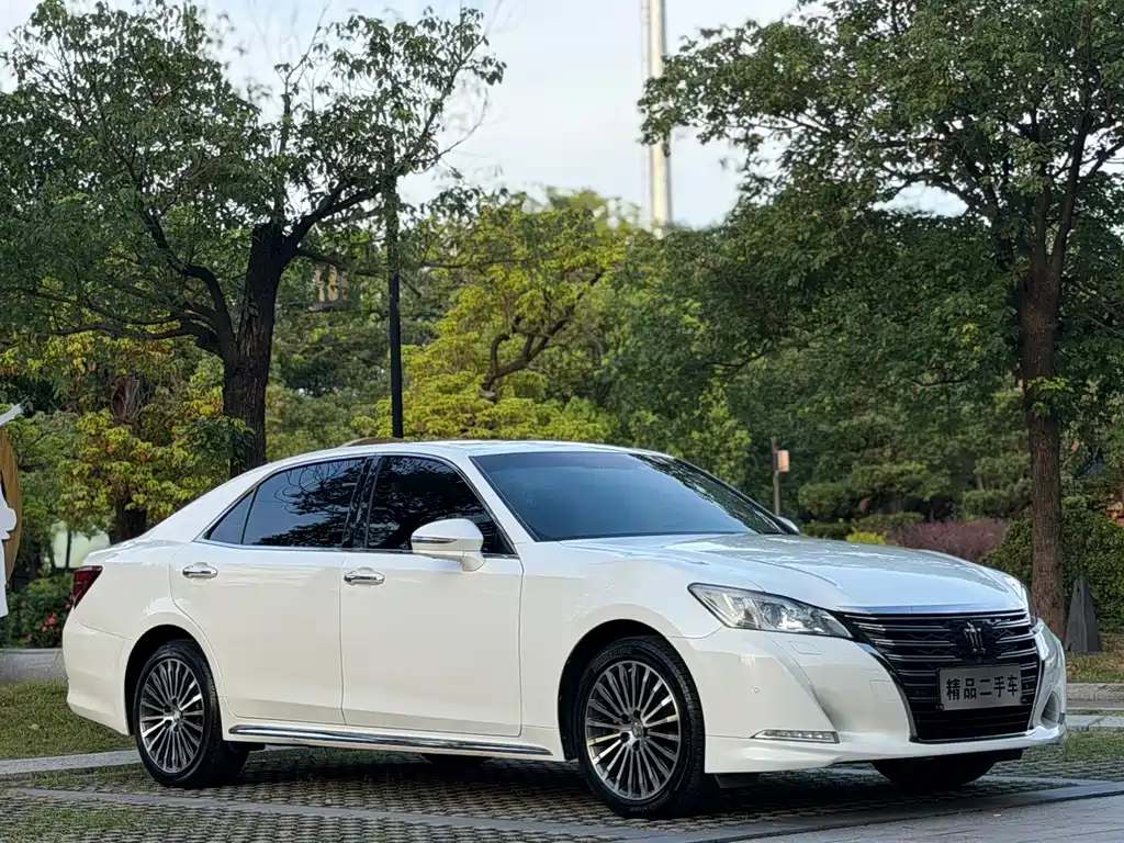 Toyota Crown 2018 2.0T Sport