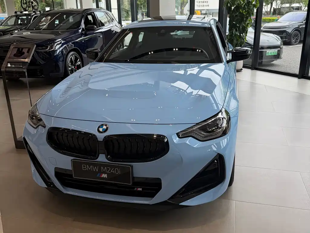 BMW M240I