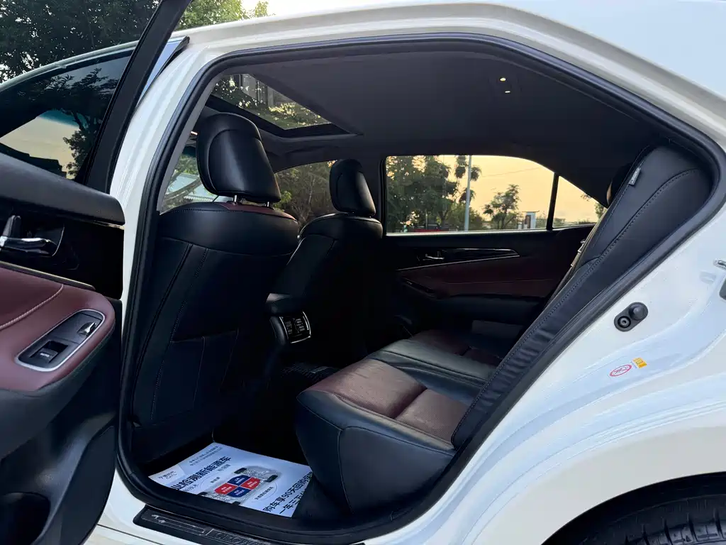 Toyota Crown 2018 2.0T Sport