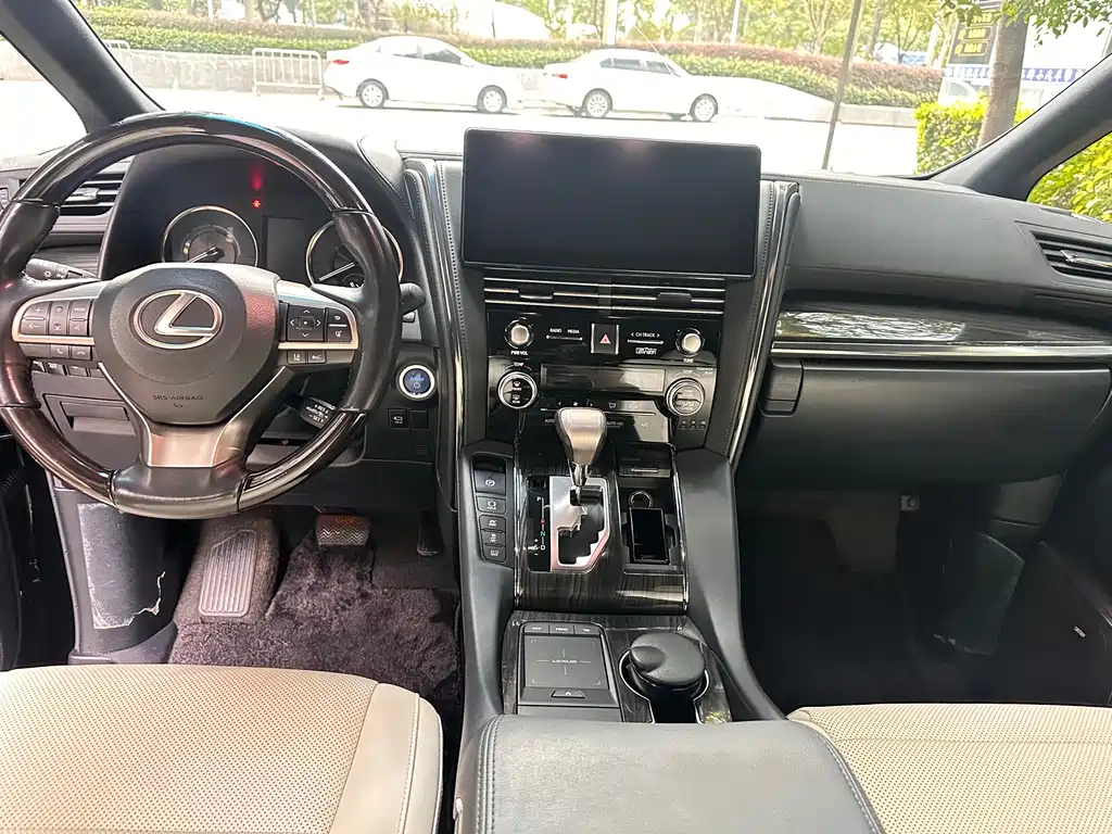 Lexus LM — миниатюра 10